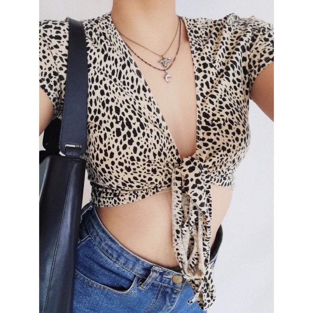 Brandy Melville | Rae Top - Picture 13 of 13